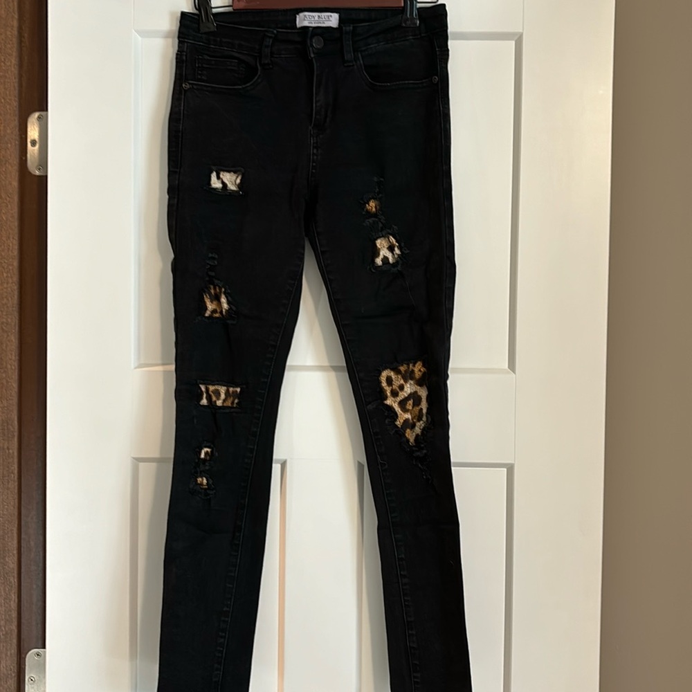 Judy Blue- Size 7/28, black, skinny jean